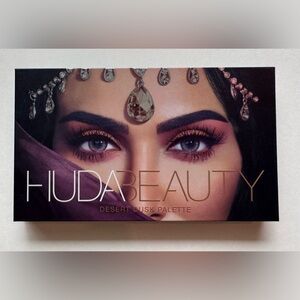 HUDA BEAUTY Desert Dusk Palette - Vibrant Purple and Deep Brown